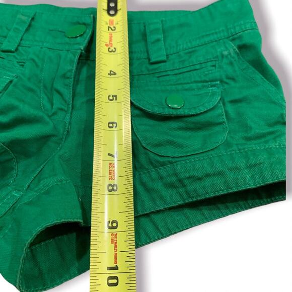 H&M Divided Green Shorts Size 2 - Picture 3 of 4